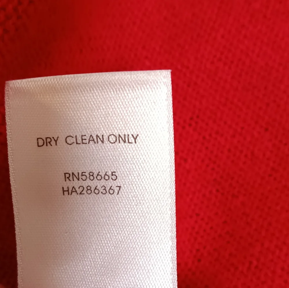 Halogen Classic Red Cashmere Crew Neck Sweater Size Medium